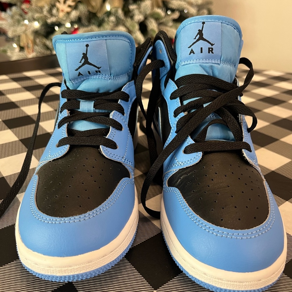 Jordan Air 1 Mid (Big Kid) University Blue/Black-white